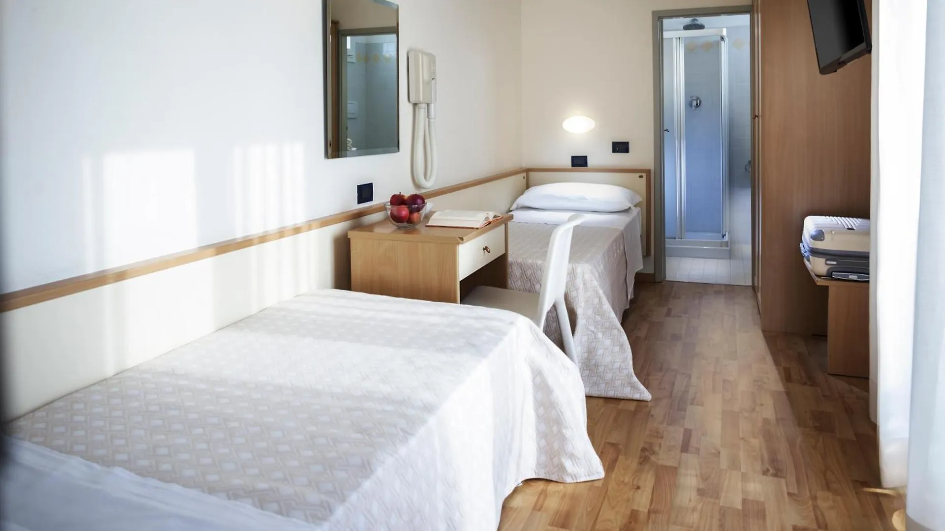 Hotel Baltic Римини Италия