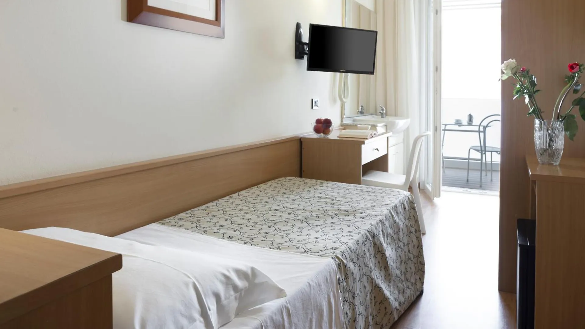 Hotel Baltic Римини