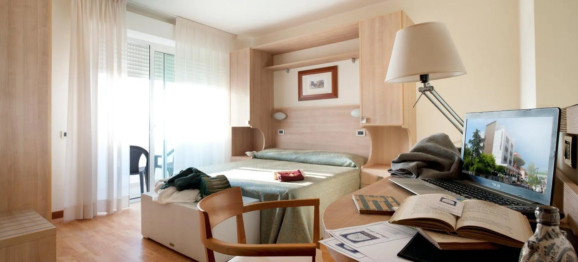 Hotel Baltic Римини