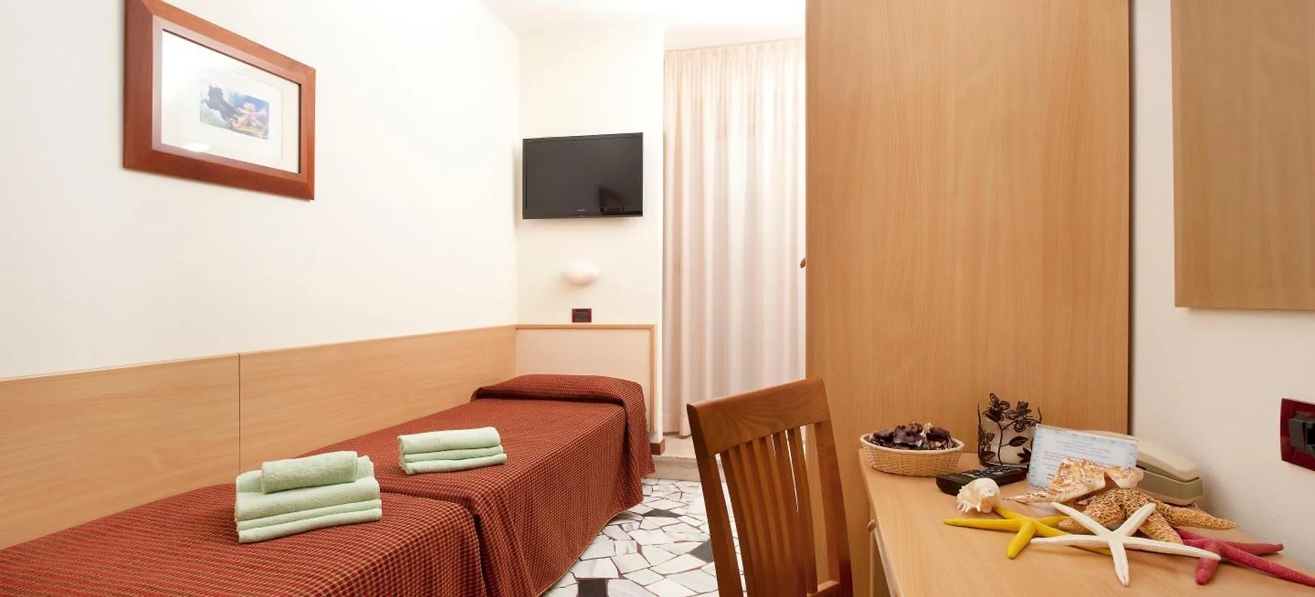 Hotel Baltic Римини